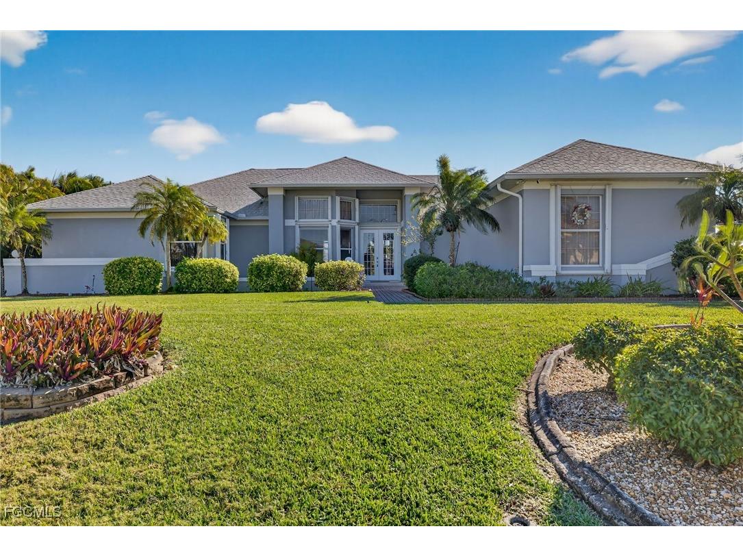 3815 Surfside Boulevard Cape Coral FL 33914 2026004413 image1