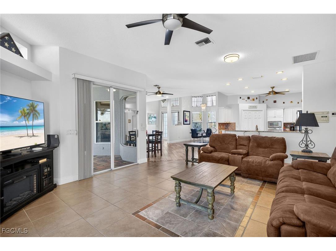 3815 Surfside Boulevard Cape Coral FL 33914 2026004413 image14