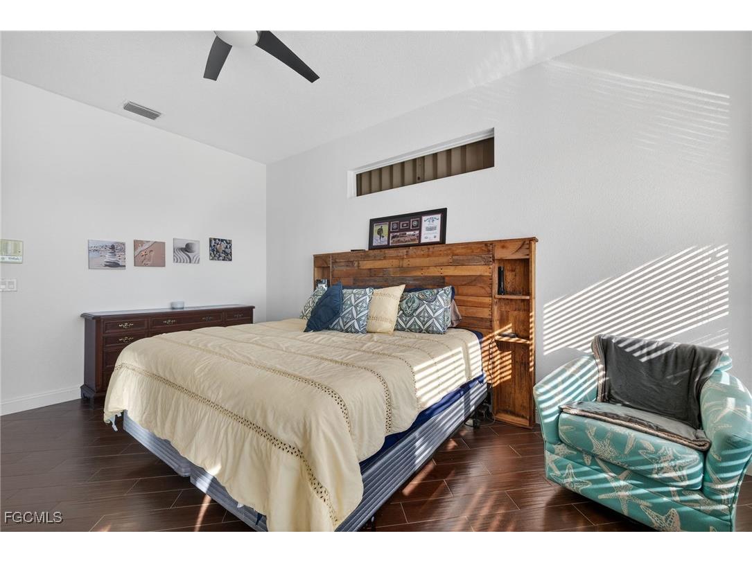 3815 Surfside Boulevard Cape Coral FL 33914 2026004413 image18