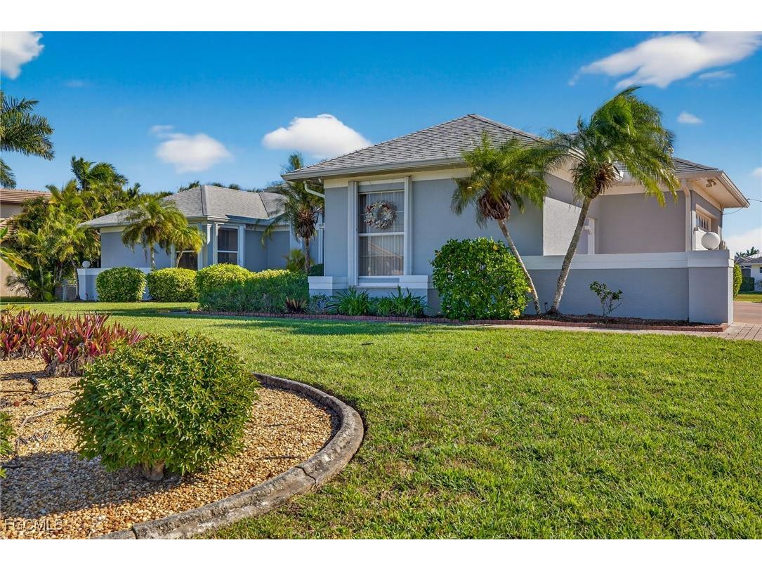 3815 Surfside Boulevard Cape Coral FL 33914 2026004413 image2