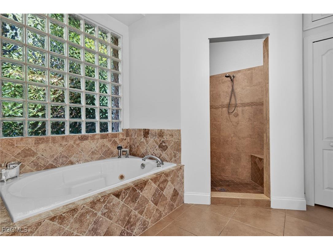 3815 Surfside Boulevard Cape Coral FL 33914 2026004413 image20