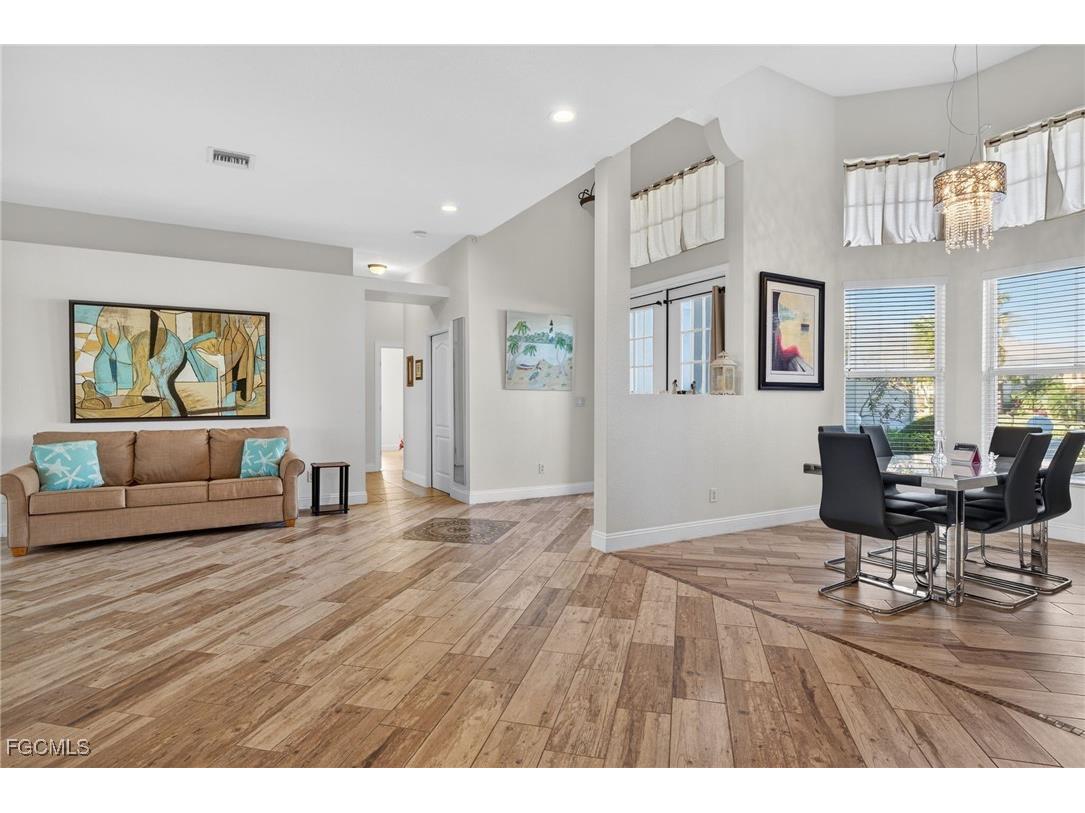 3815 Surfside Boulevard Cape Coral FL 33914 2026004413 image4