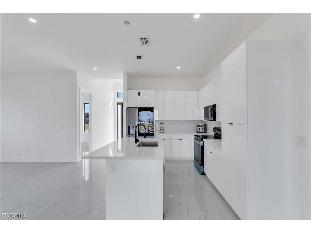 3817 NW 40th Street Cape Coral FL 33993 2026007249 image33