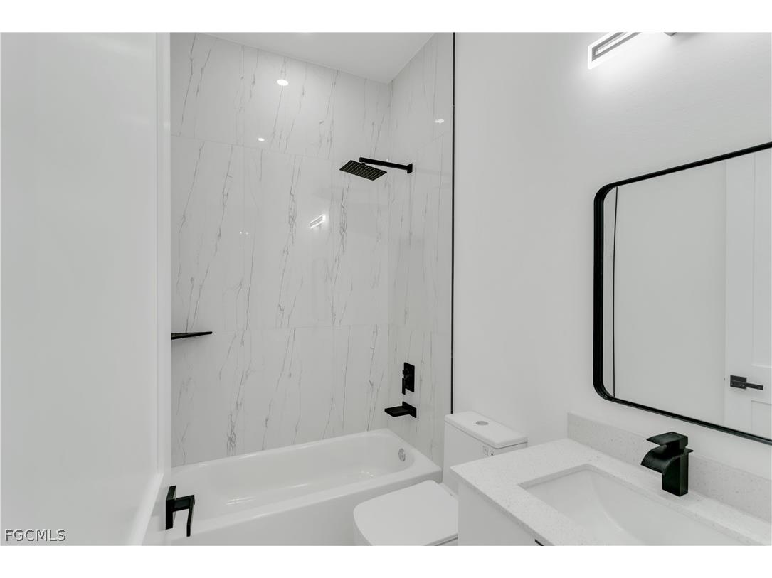 3817 NW 40th Street Cape Coral FL 33993 2026007249 image4