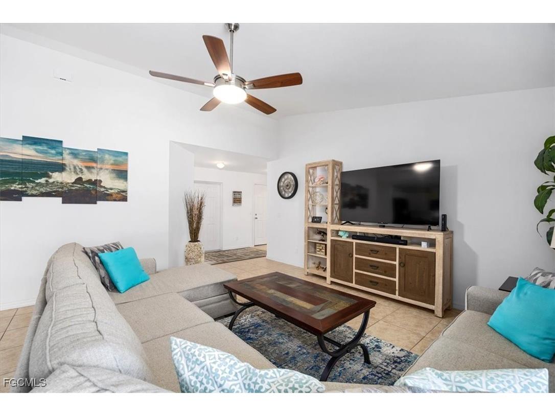 3818 SW 15th Place Cape Coral FL 33914 2025024955 image5