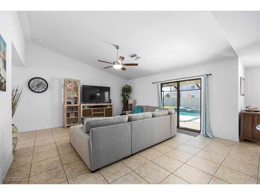 3818 SW 15th Place Cape Coral FL 33914 2025024955 image6
