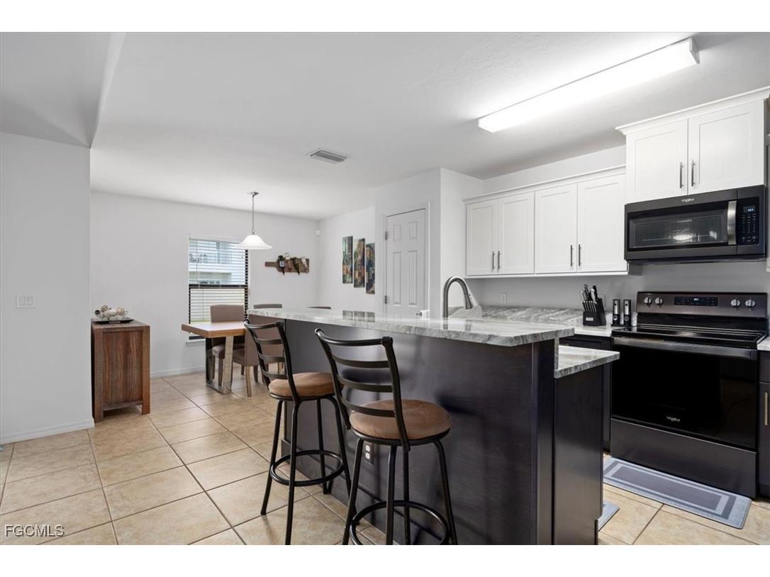 3818 SW 15th Place Cape Coral FL 33914 2025024955 image7