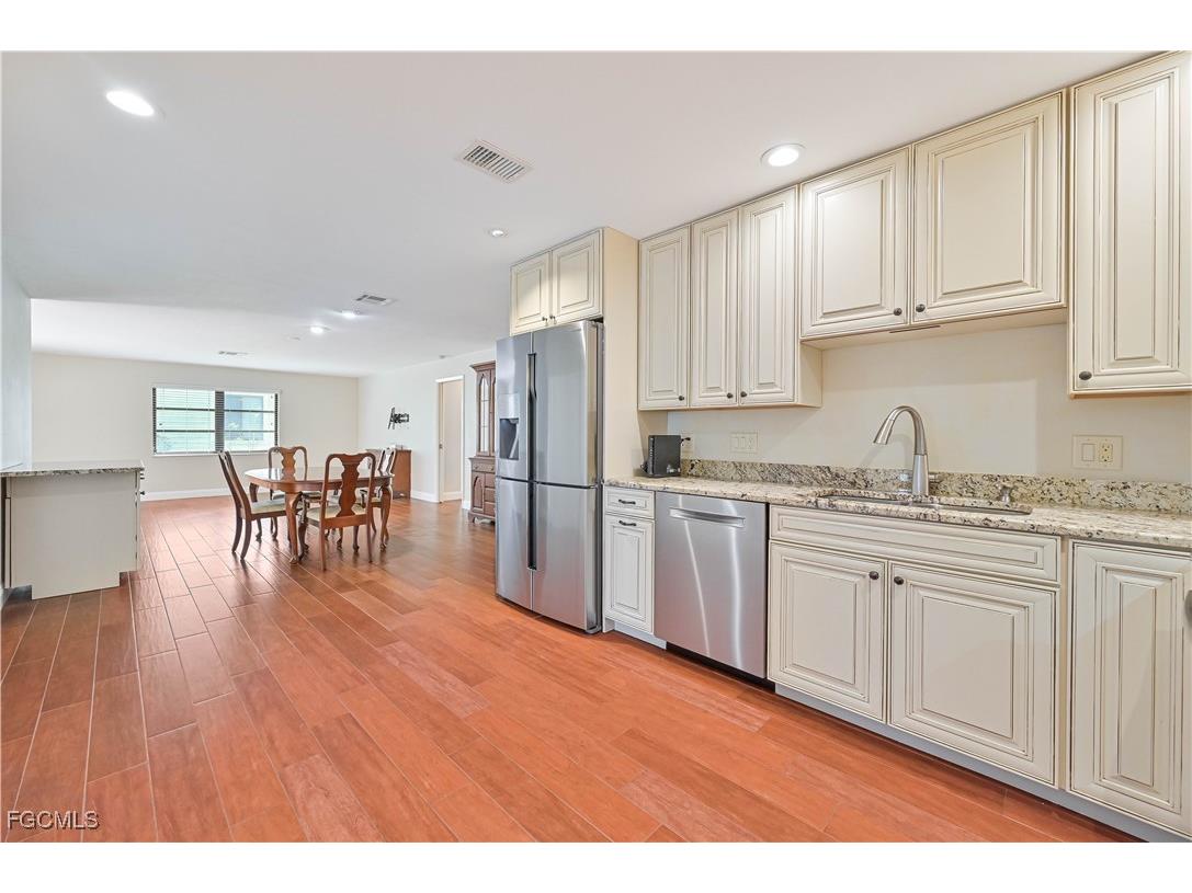 3819 SE 2nd Avenue Cape Coral FL 33904 2025015617 image10