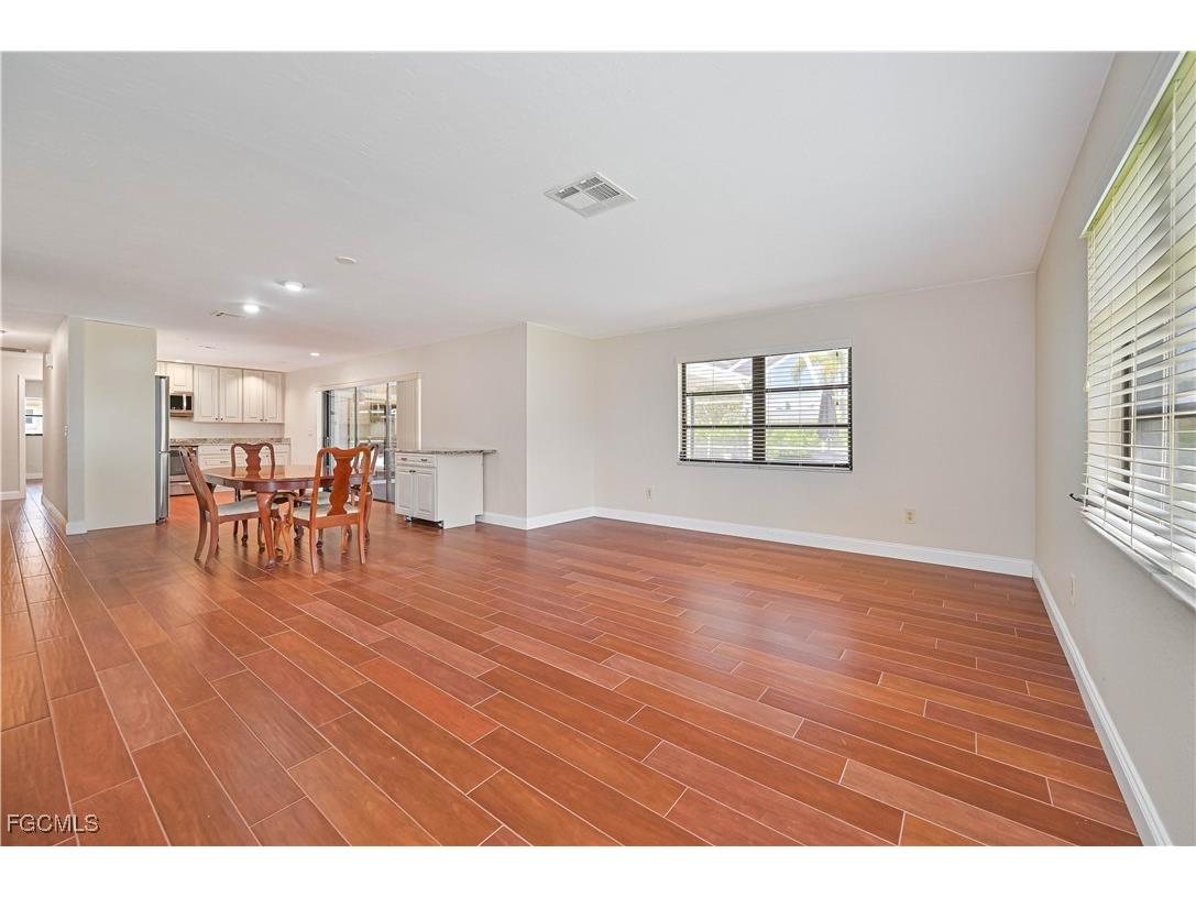 3819 SE 2nd Avenue Cape Coral FL 33904 2025015617 image11