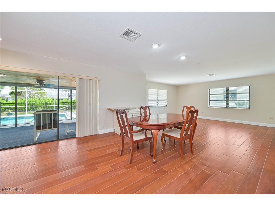 3819 SE 2nd Avenue Cape Coral FL 33904 2025015617 image12