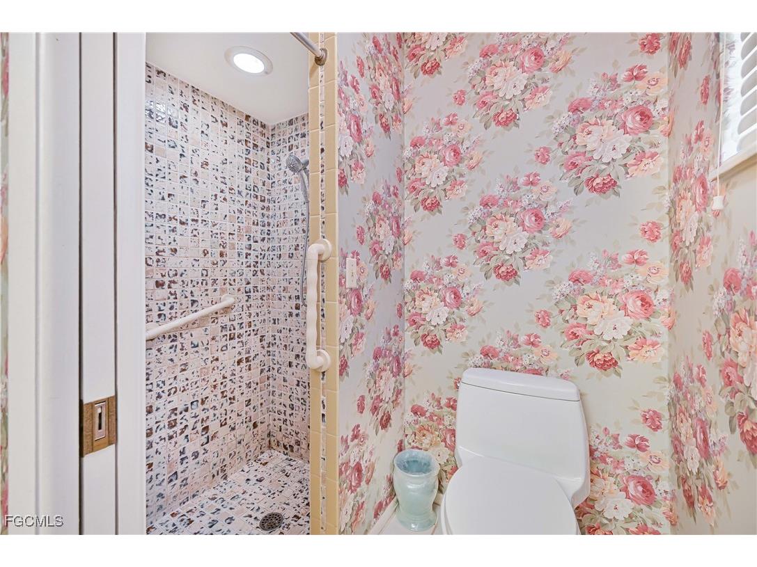 3819 SE 2nd Avenue Cape Coral FL 33904 2025015617 image15