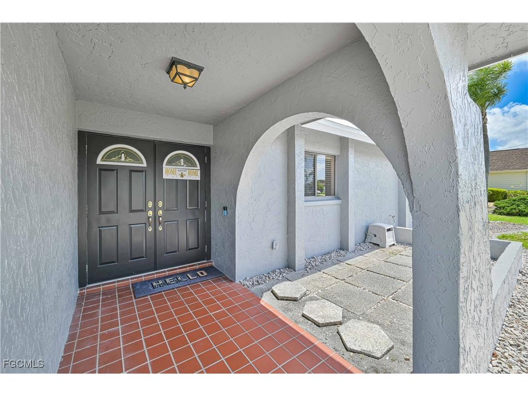 3819 SE 2nd Avenue Cape Coral FL 33904 2025015617 image2