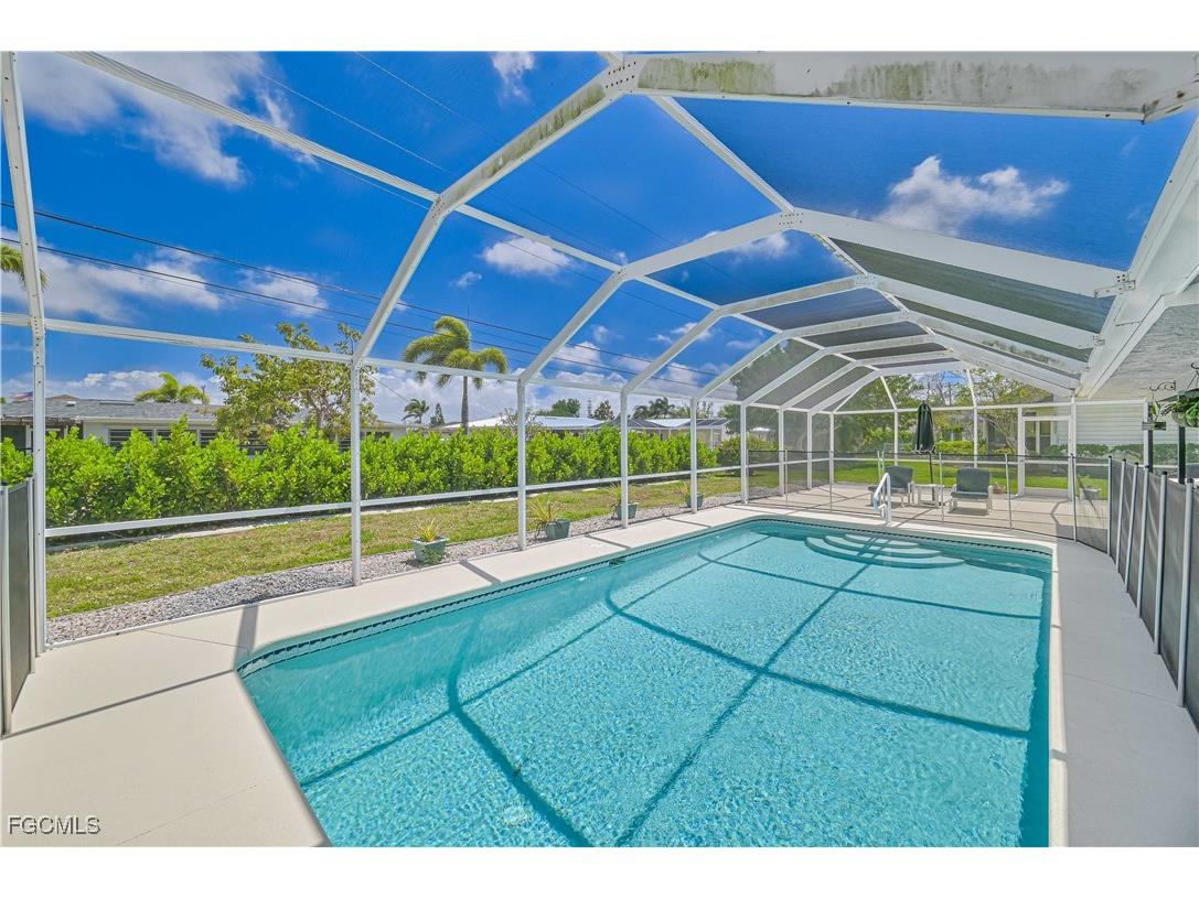 3819 SE 2nd Avenue Cape Coral FL 33904 2025015617 image35