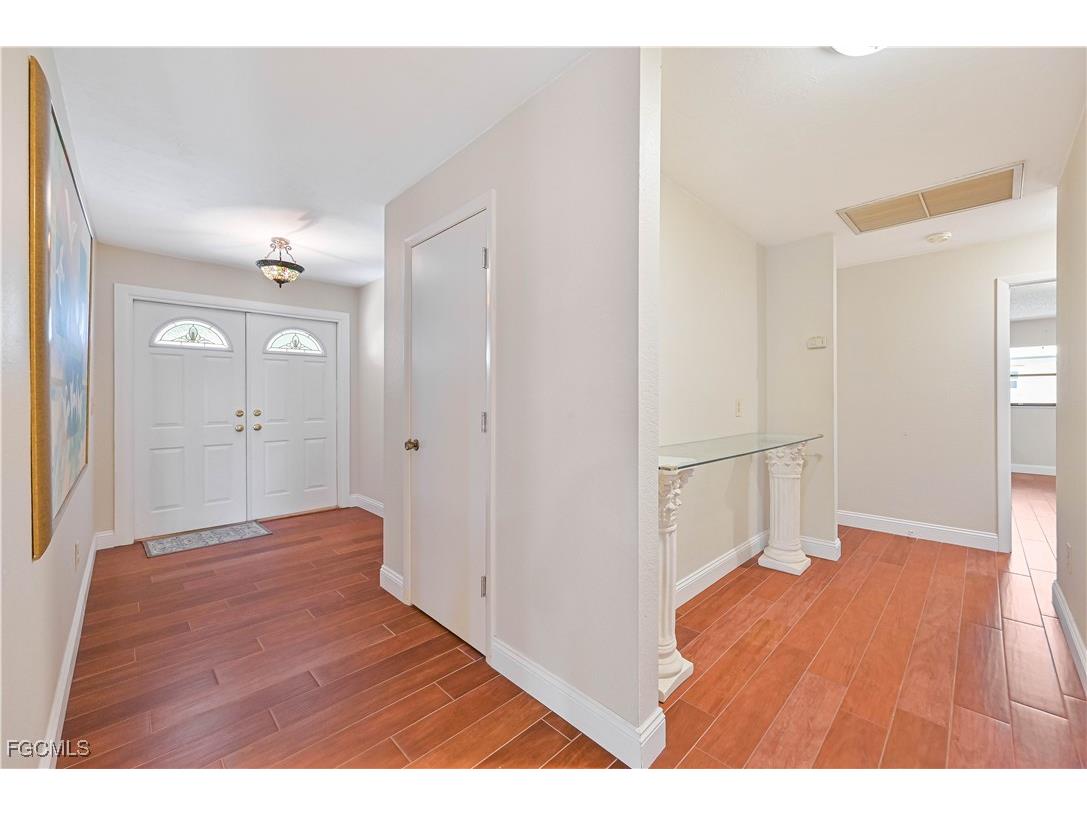 3819 SE 2nd Avenue Cape Coral FL 33904 2025015617 image4