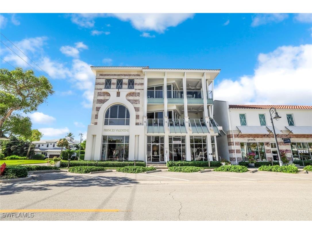 382 12th Avenue S #4 Naples FL 34102 225068185 image1