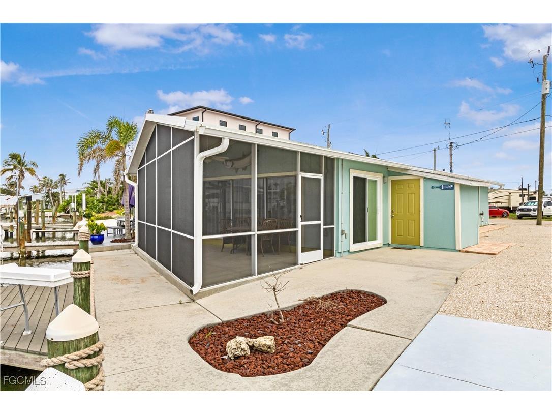 3820 Coconut Drive Saint James City FL 33956 2025015872 image10