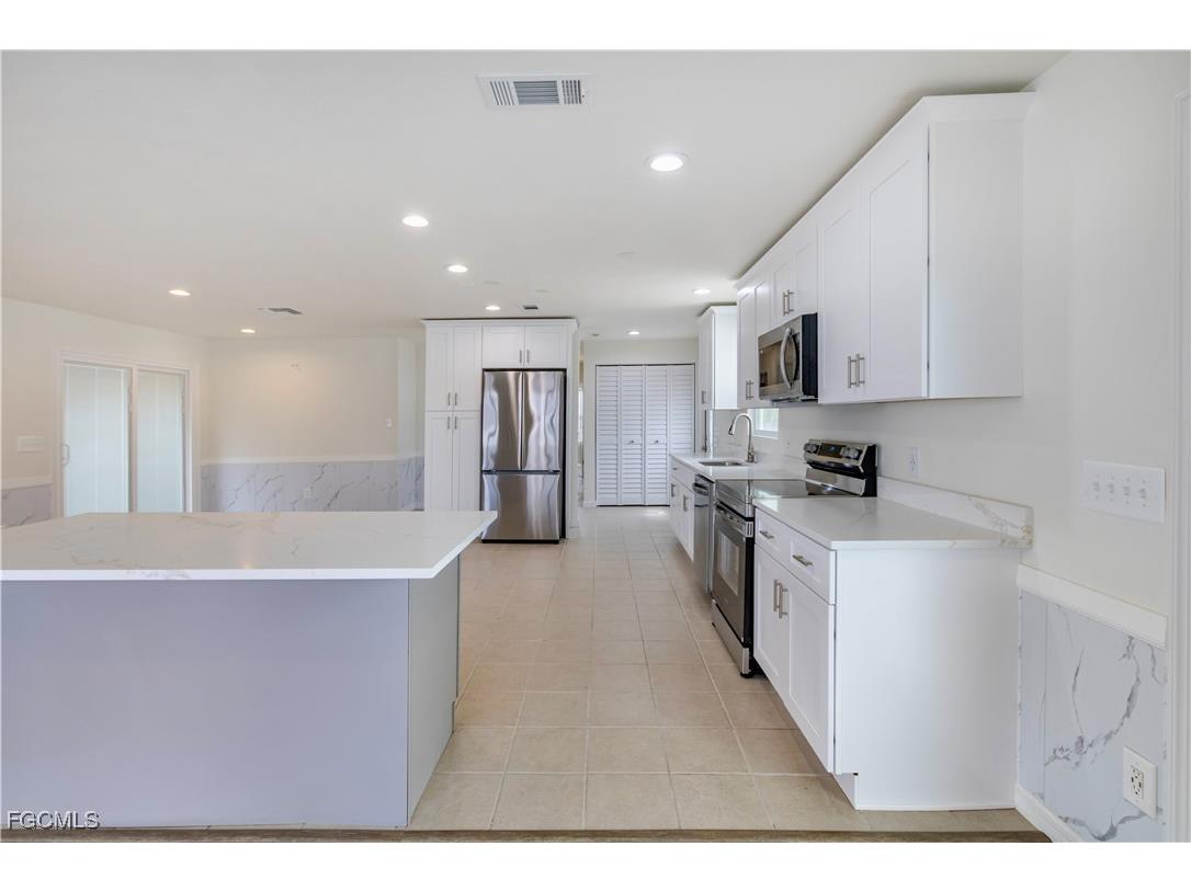 3820 Coconut Drive Saint James City FL 33956 2025015872 image16