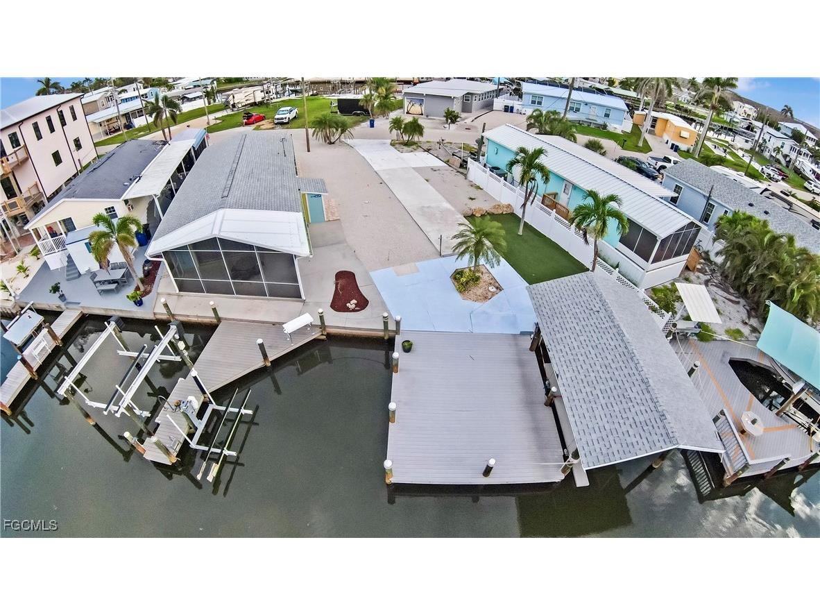 3820 Coconut Drive Saint James City FL 33956 2025015872 image2