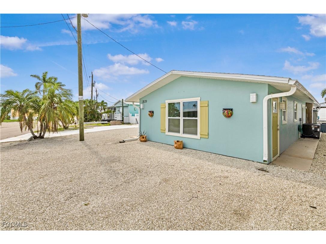 3820 Coconut Drive Saint James City FL 33956 2025015872 image3