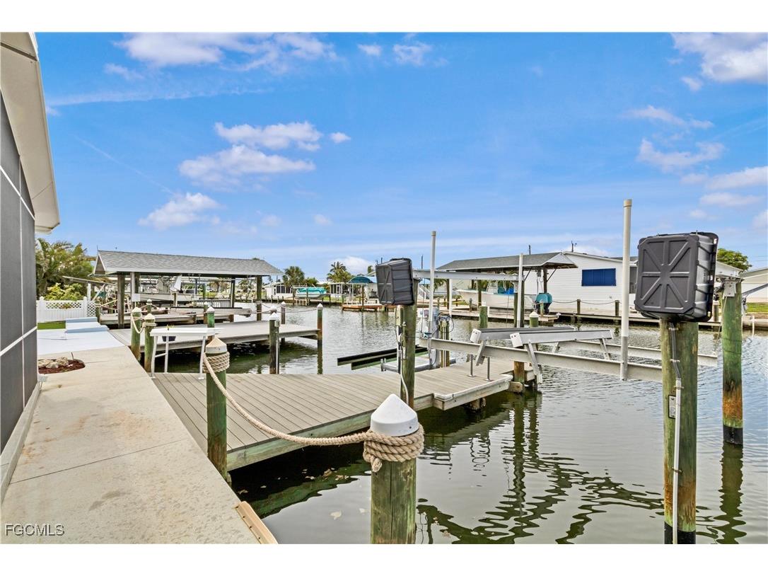 3820 Coconut Drive Saint James City FL 33956 2025015872 image40