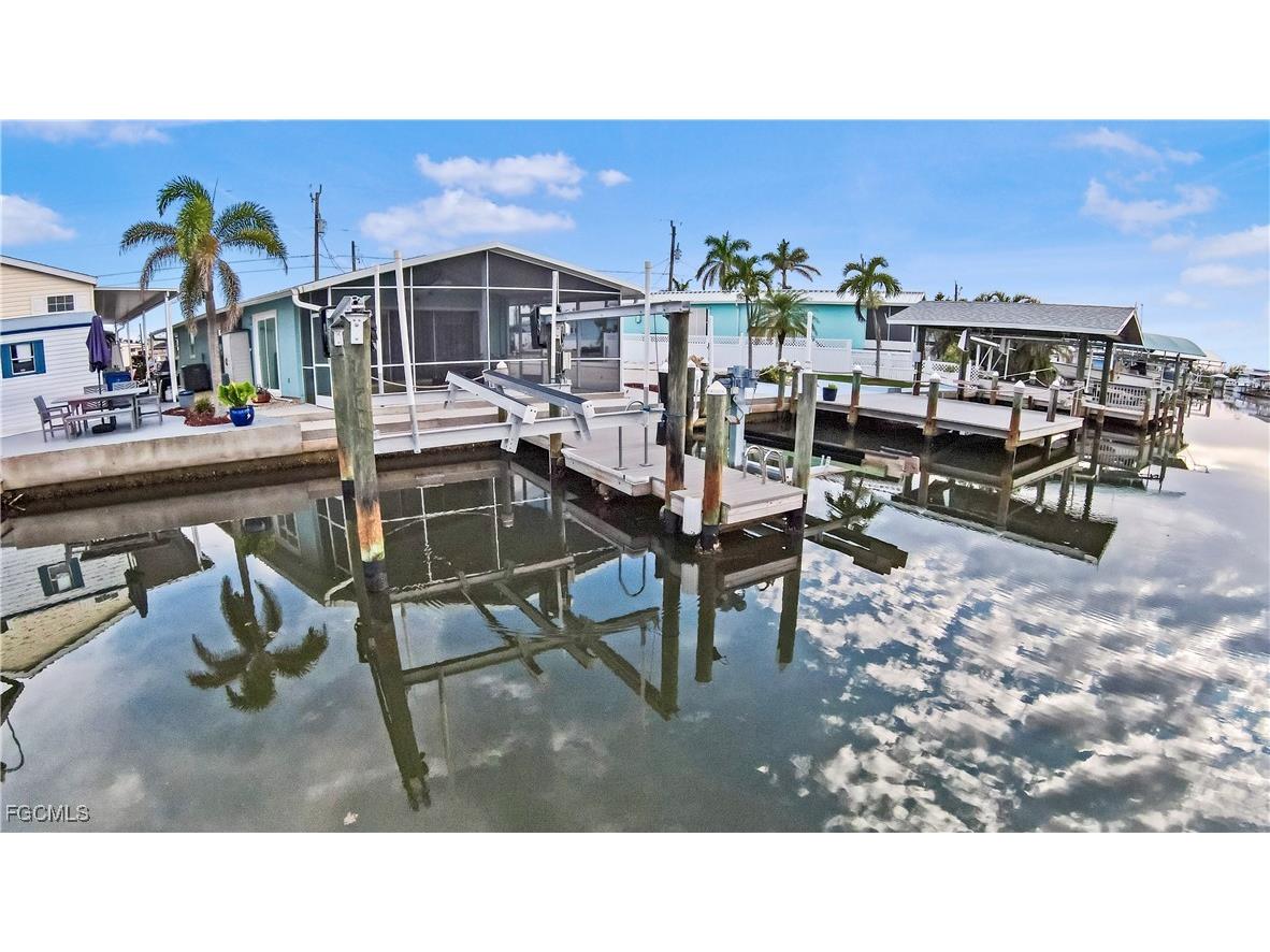 3820 Coconut Drive Saint James City FL 33956 2025015872 image41