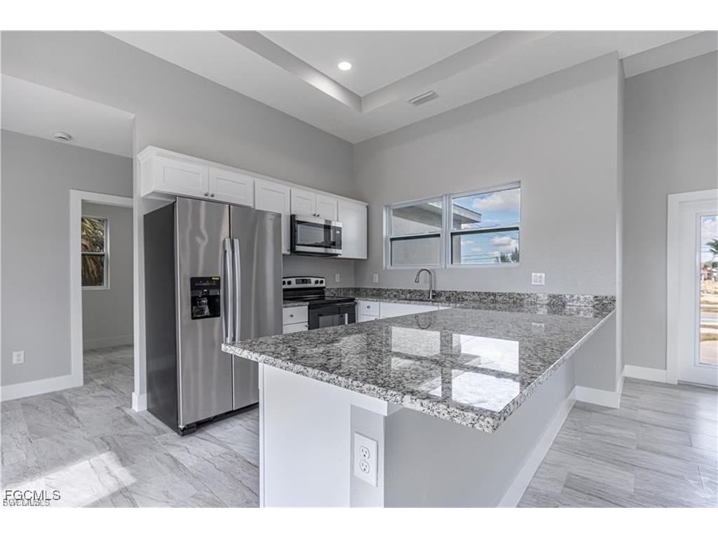 3820 Embers Parkway W Cape Coral FL 33993 2025018507 image2