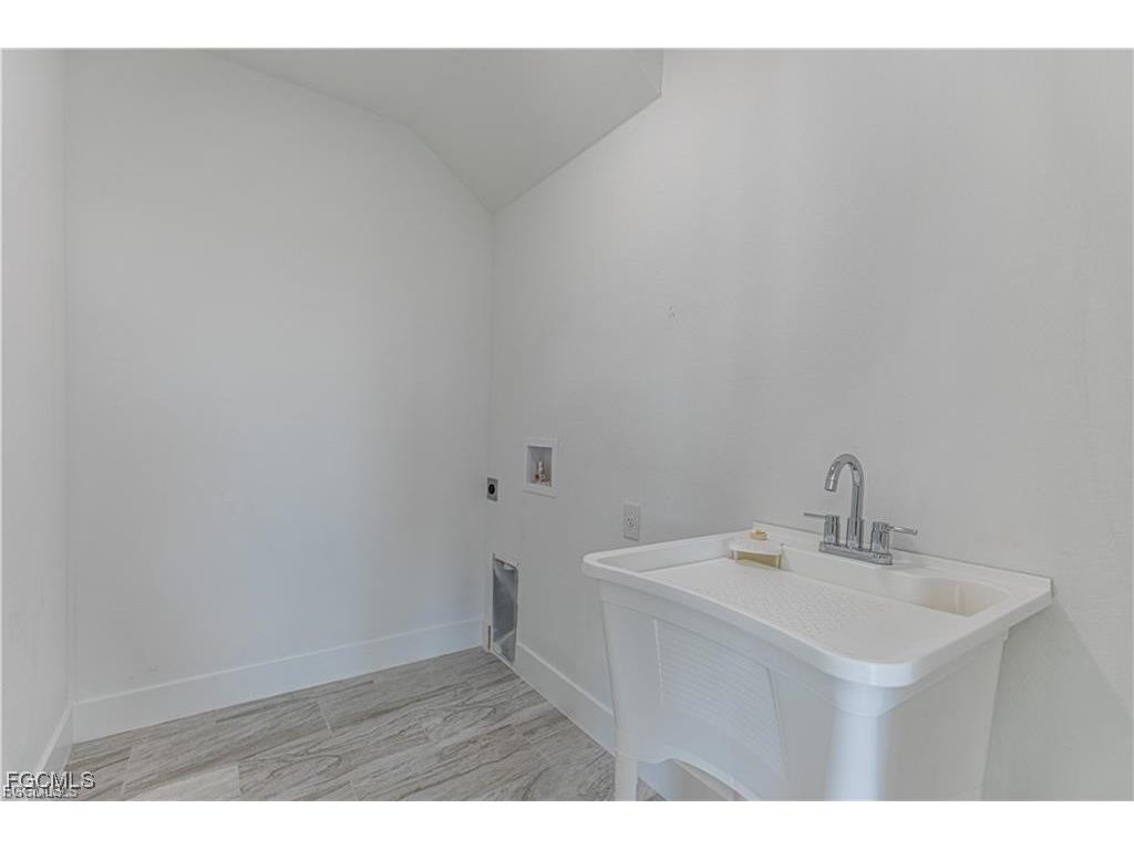 3820 Embers Parkway W Cape Coral FL 33993 2025019759 image21