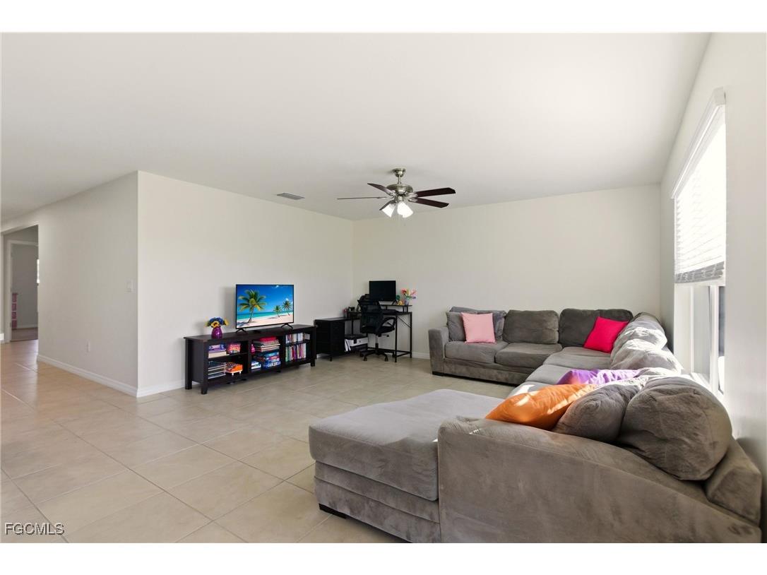 3820 NE 10th Place Cape Coral FL 33909 2025021752 image7