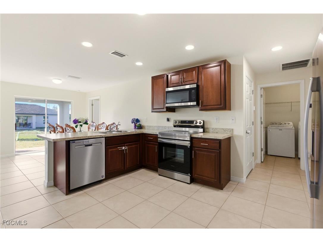 3820 NE 10th Place Cape Coral FL 33909 2025021752 image9