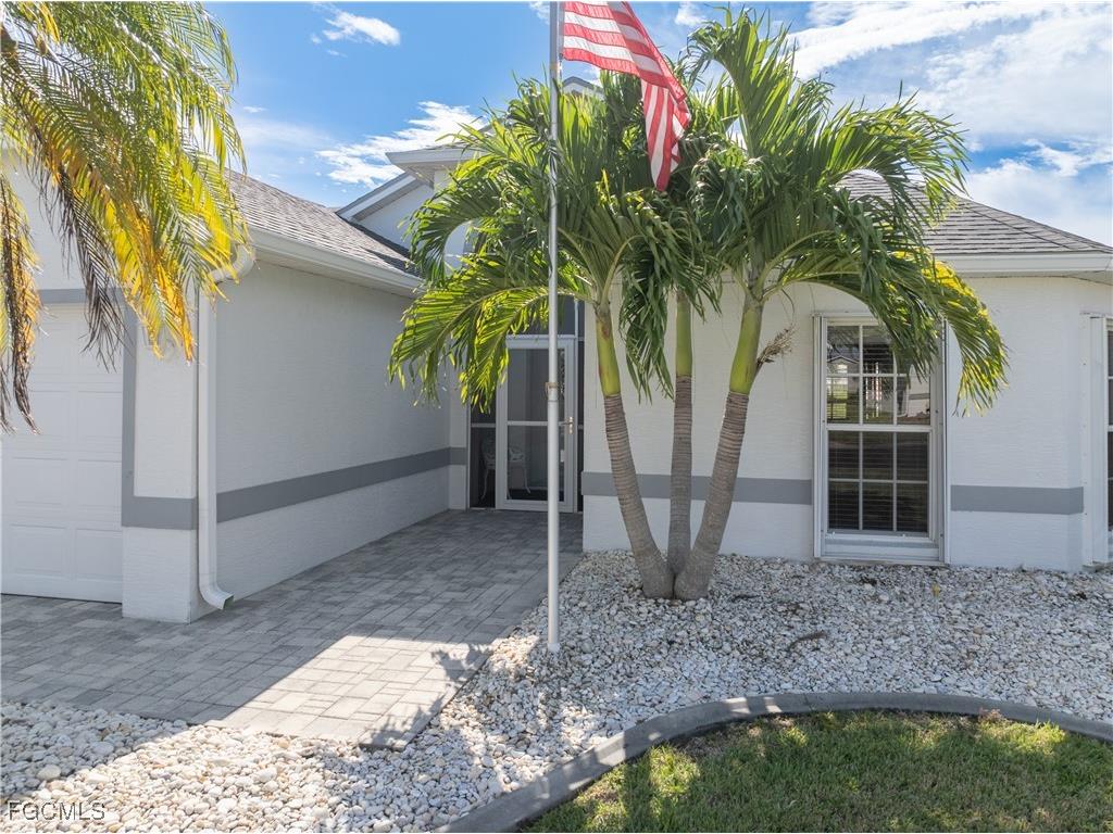 3820 Ponytail Palm Court North Fort Myers FL 33917 2025006409 image2