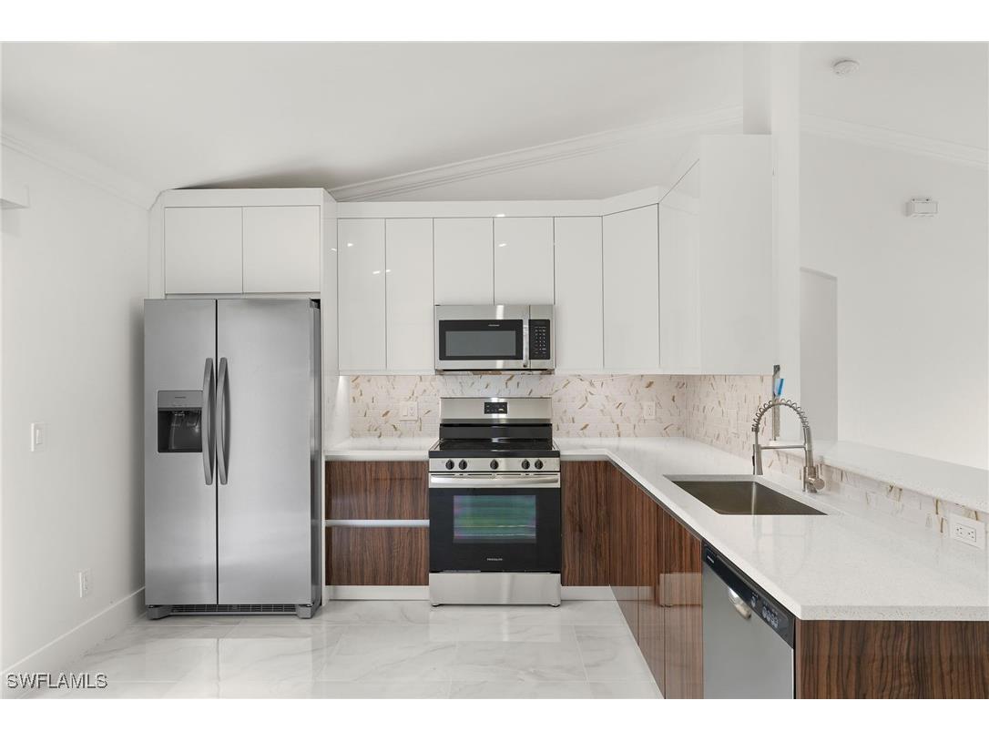 3821 10th Avenue NE Naples FL 34120 225069954 image1