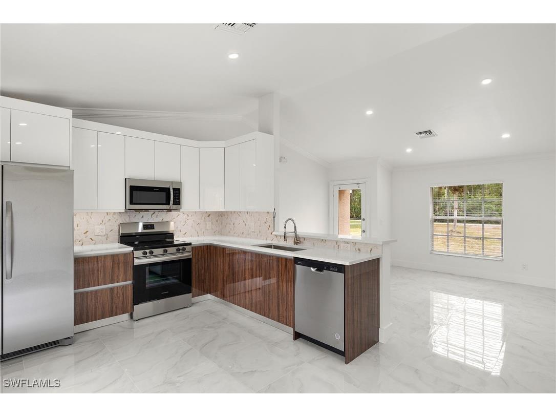 3821 10th Avenue NE Naples FL 34120 225069954 image2