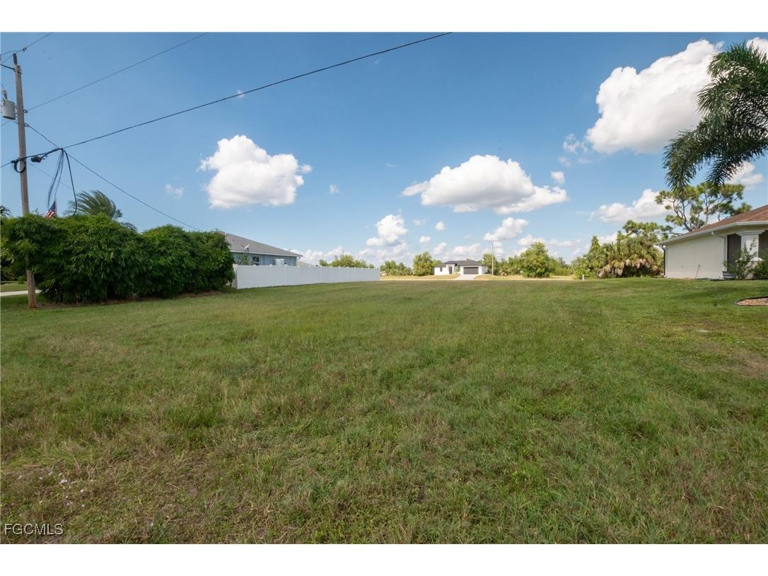 3821 NW 46th Terrace Cape Coral FL 33993 2025015546 image3