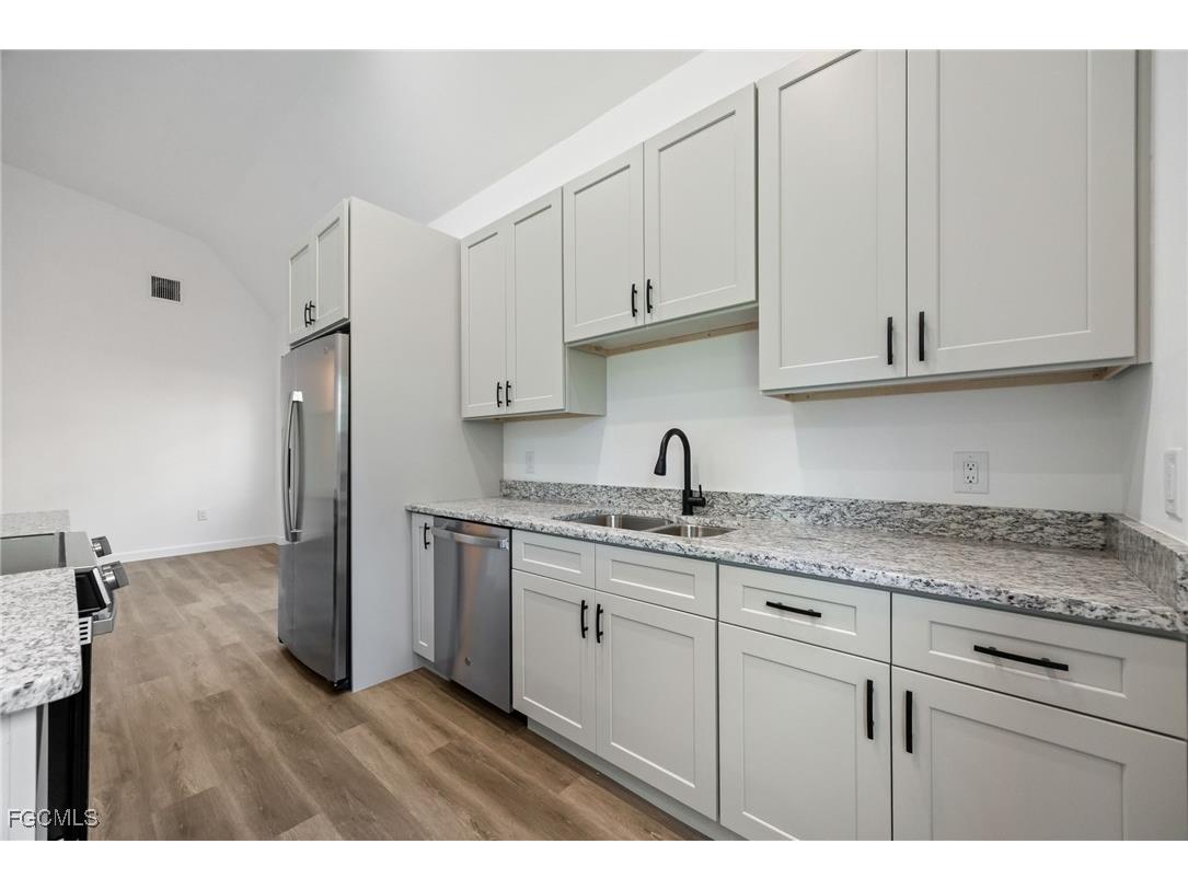 3823 Highlight Street Fort Myers FL 33905 2025013410 image10