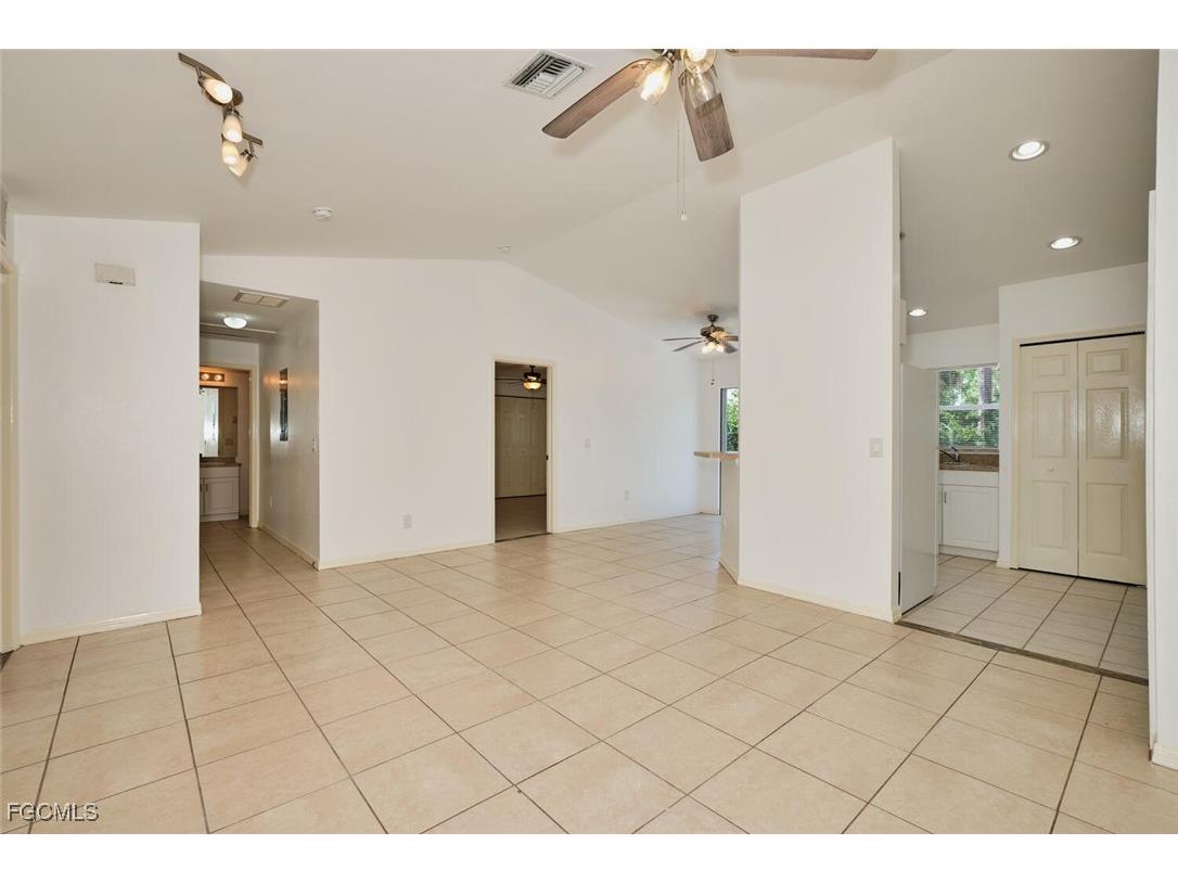 3825 Hollycrest Street Fort Myers FL 33905 2025011163 image10