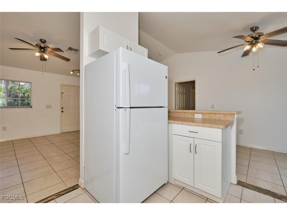 3825 Hollycrest Street Fort Myers FL 33905 2025011163 image20