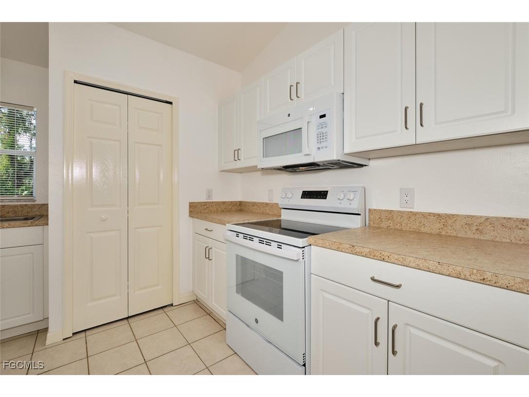 3825 Hollycrest Street Fort Myers FL 33905 2025011163 image22