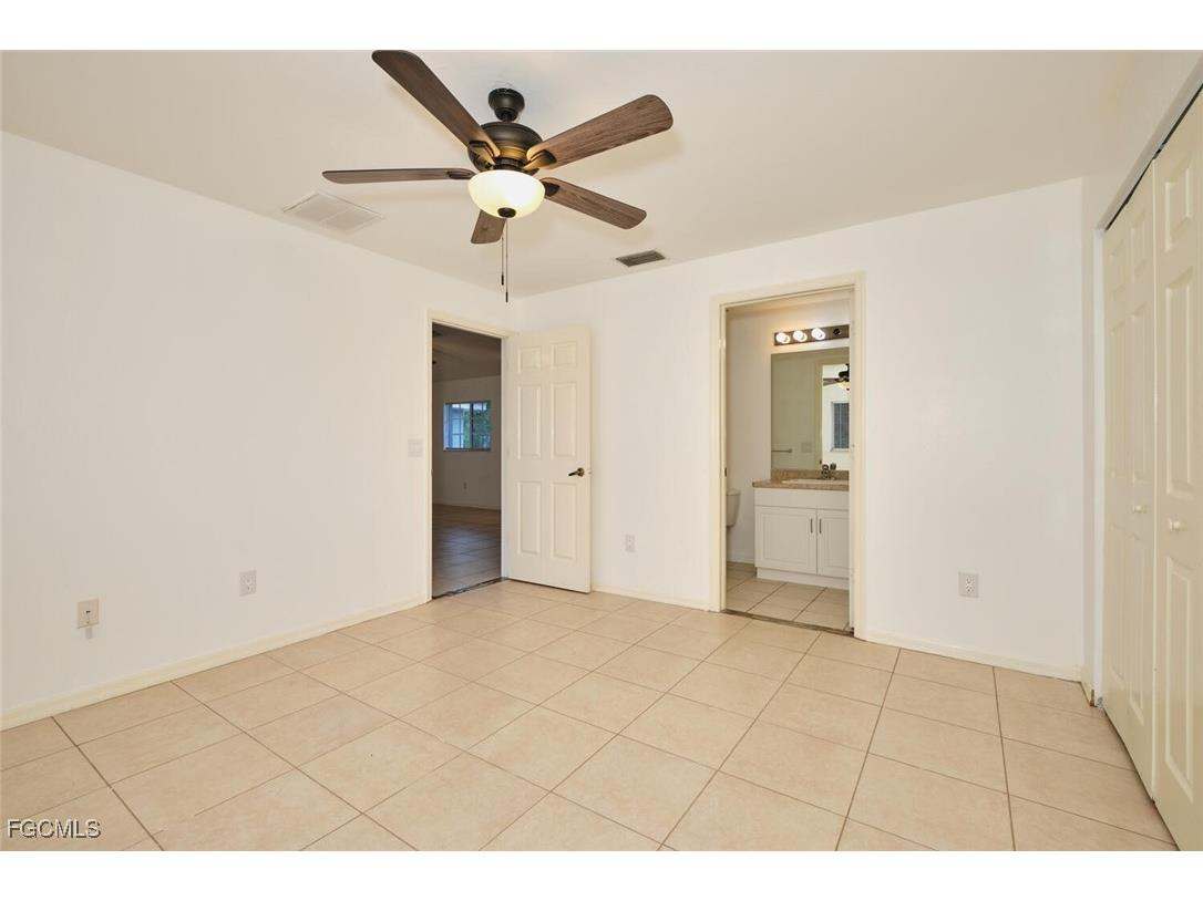 3825 Hollycrest Street Fort Myers FL 33905 2025011163 image28
