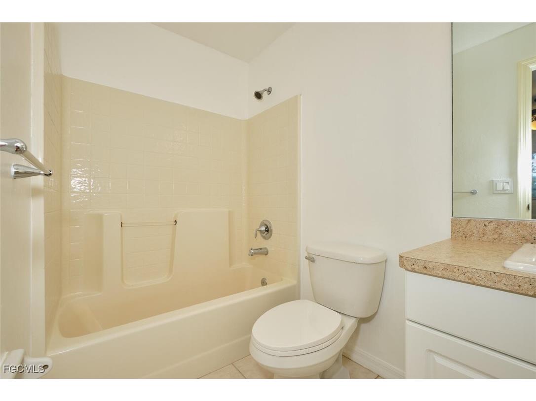 3825 Hollycrest Street Fort Myers FL 33905 2025011163 image29