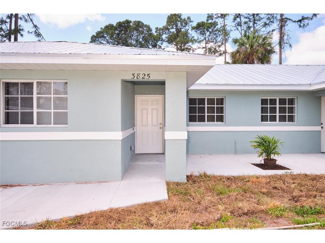 3825 Hollycrest Street Fort Myers FL 33905 2025011163 image3
