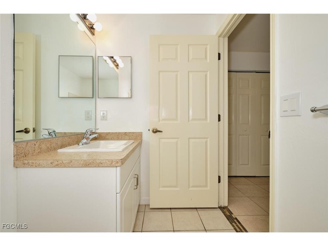 3825 Hollycrest Street Fort Myers FL 33905 2025011163 image31