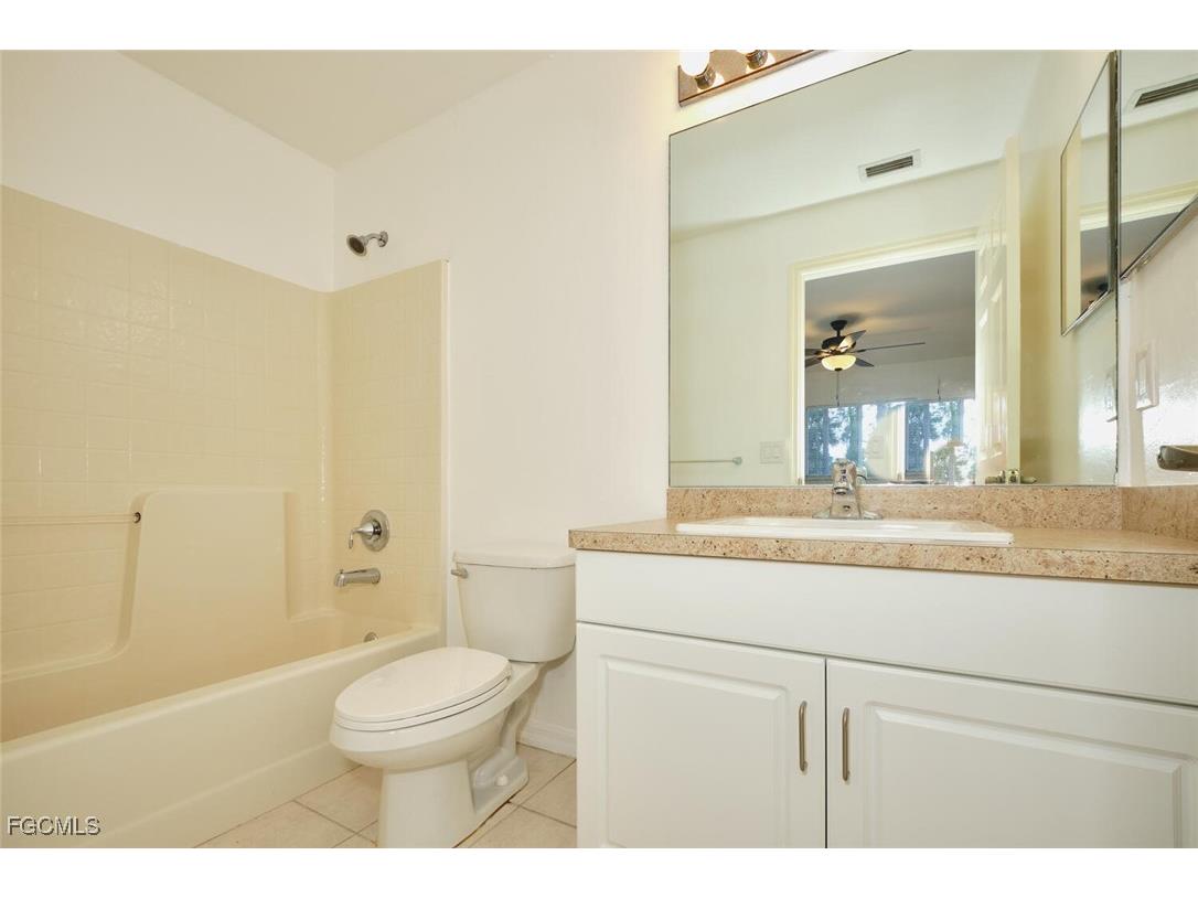 3825 Hollycrest Street Fort Myers FL 33905 2025011163 image32