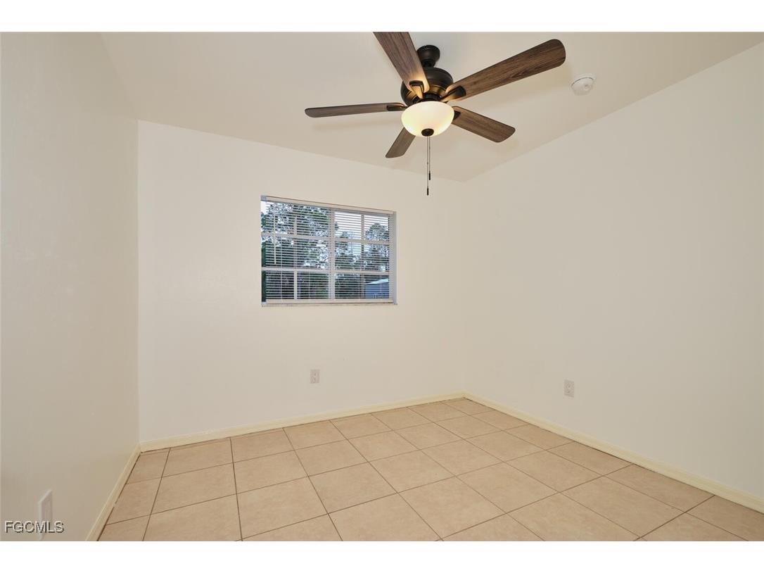 3825 Hollycrest Street Fort Myers FL 33905 2025011163 image33