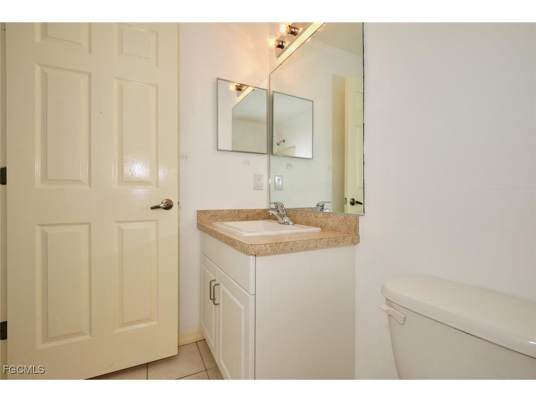3825 Hollycrest Street Fort Myers FL 33905 2025011163 image38