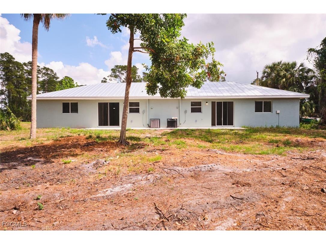 3825 Hollycrest Street Fort Myers FL 33905 2025011163 image43