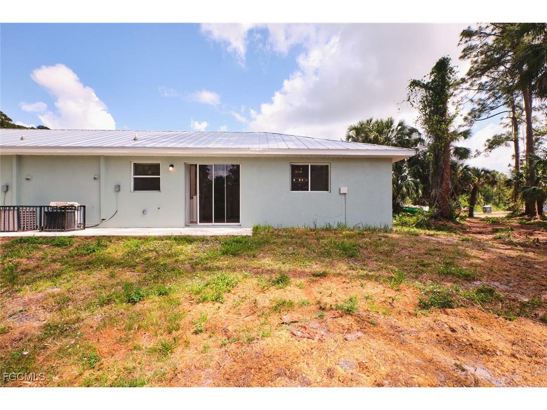 3825 Hollycrest Street Fort Myers FL 33905 2025011163 image44