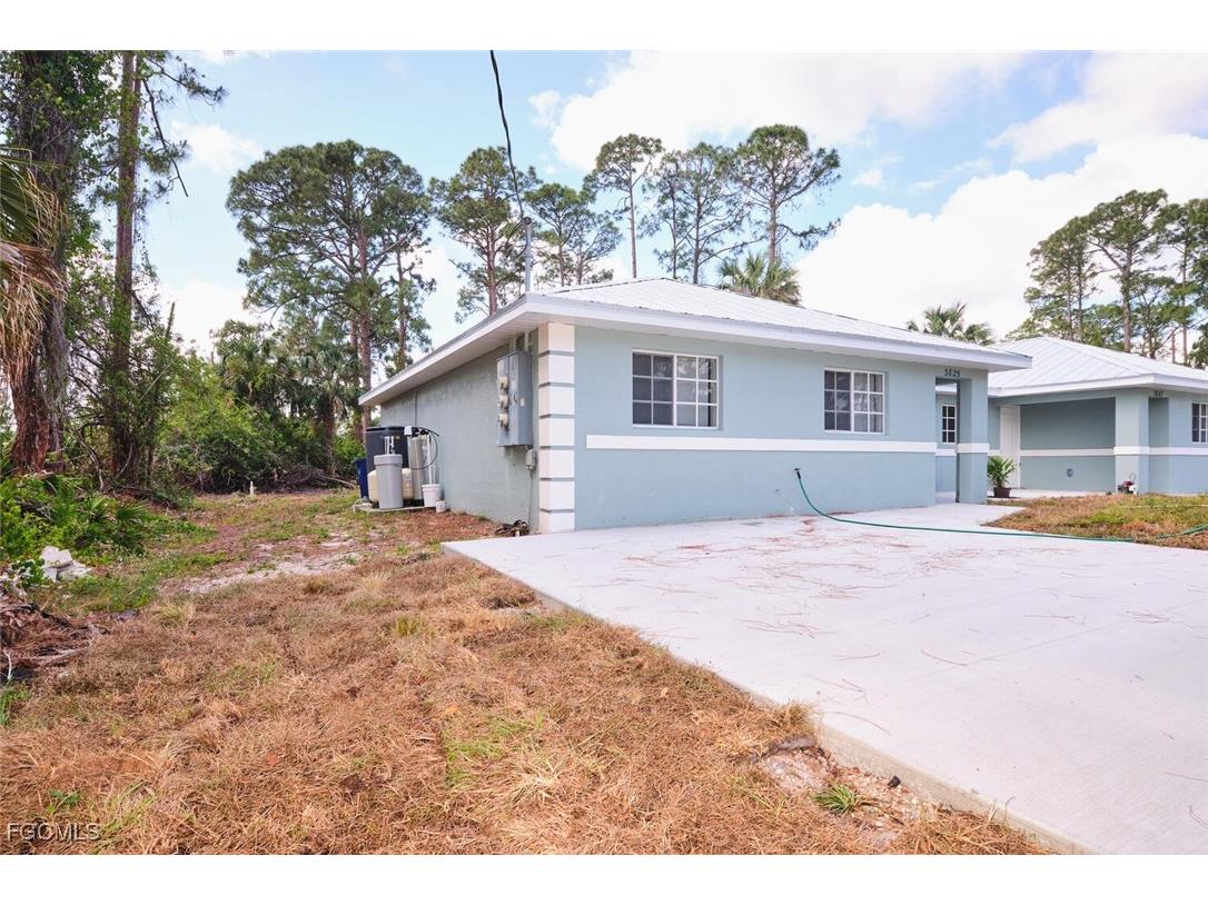 3825 Hollycrest Street Fort Myers FL 33905 2025011163 image45