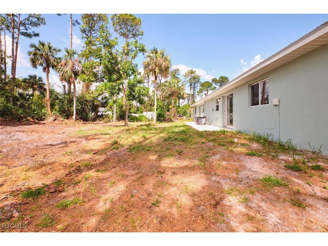 3825 Hollycrest Street Fort Myers FL 33905 2025011163 image46