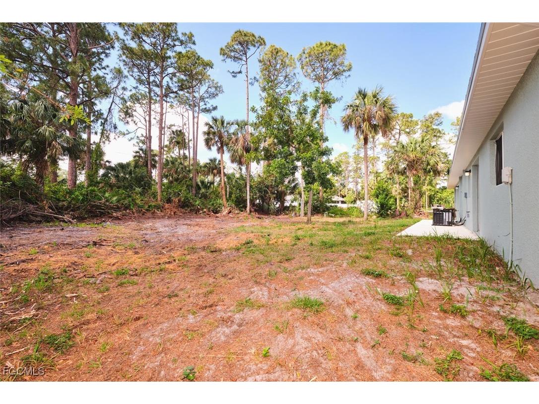 3825 Hollycrest Street Fort Myers FL 33905 2025011163 image48