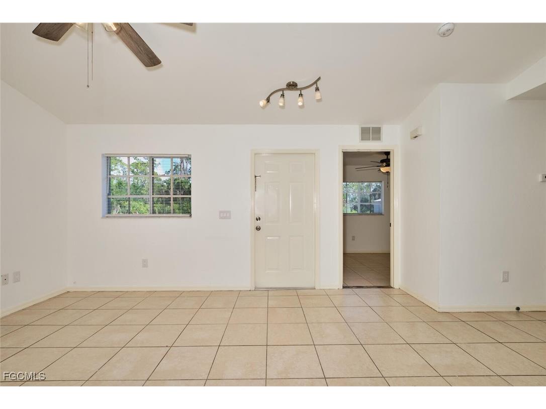 3825 Hollycrest Street Fort Myers FL 33905 2025011163 image5